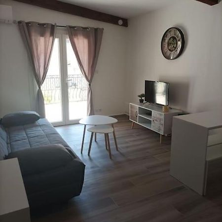 Studio Meuble Climatise Avec Terrasse Draguignan Buitenkant foto
