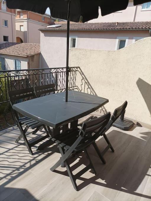 Studio Meuble Climatise Avec Terrasse Draguignan Buitenkant foto